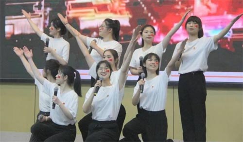 ���Z�B���չ�L�������ڳ����G�@����