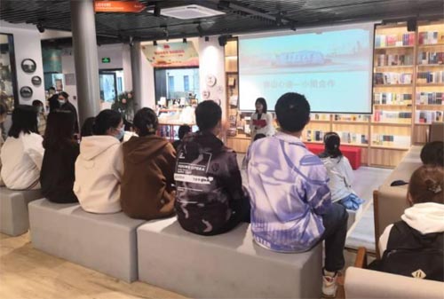 ���{ɽ���Z����С�M�����������v�����(d��ng)�A�M�e�k